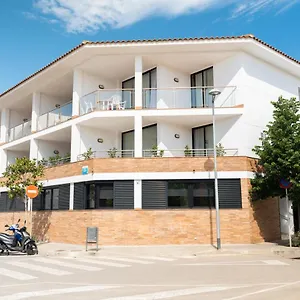 Beatrix 2000 Apartment